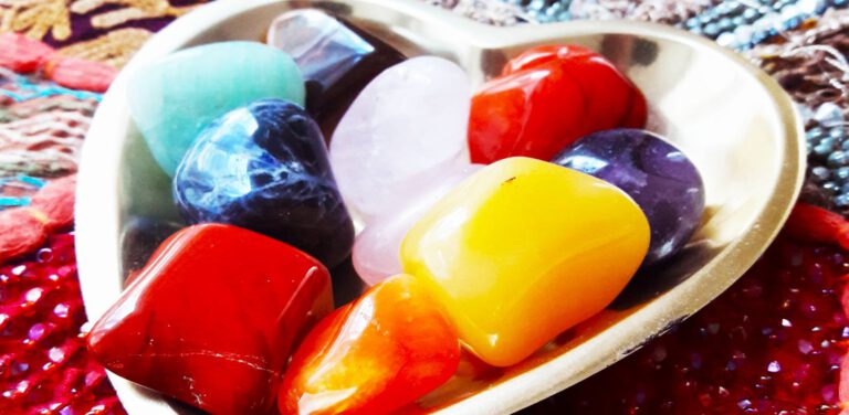 Edelstenen in hartfiguur