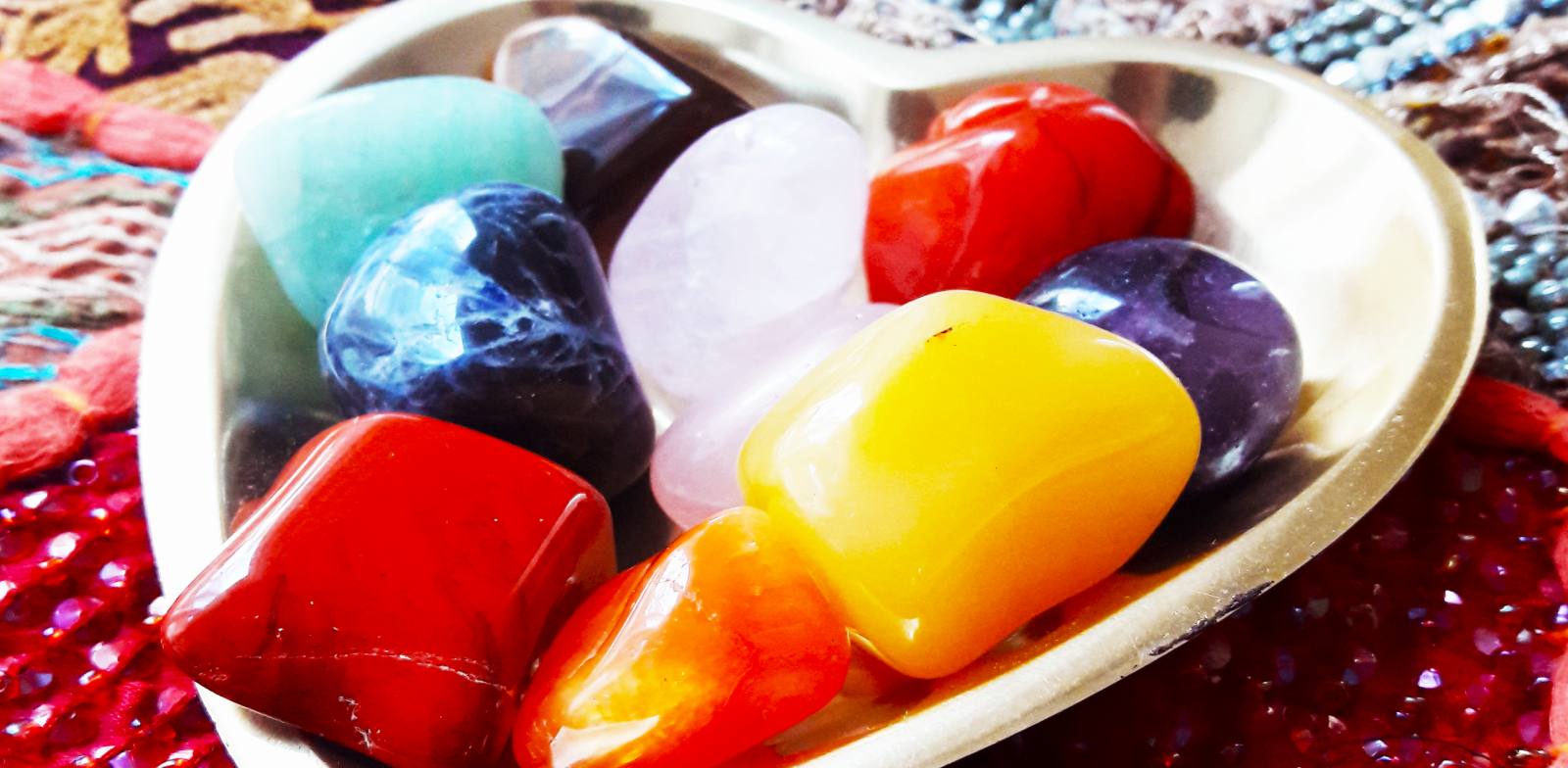 Edelstenen in hartfiguur